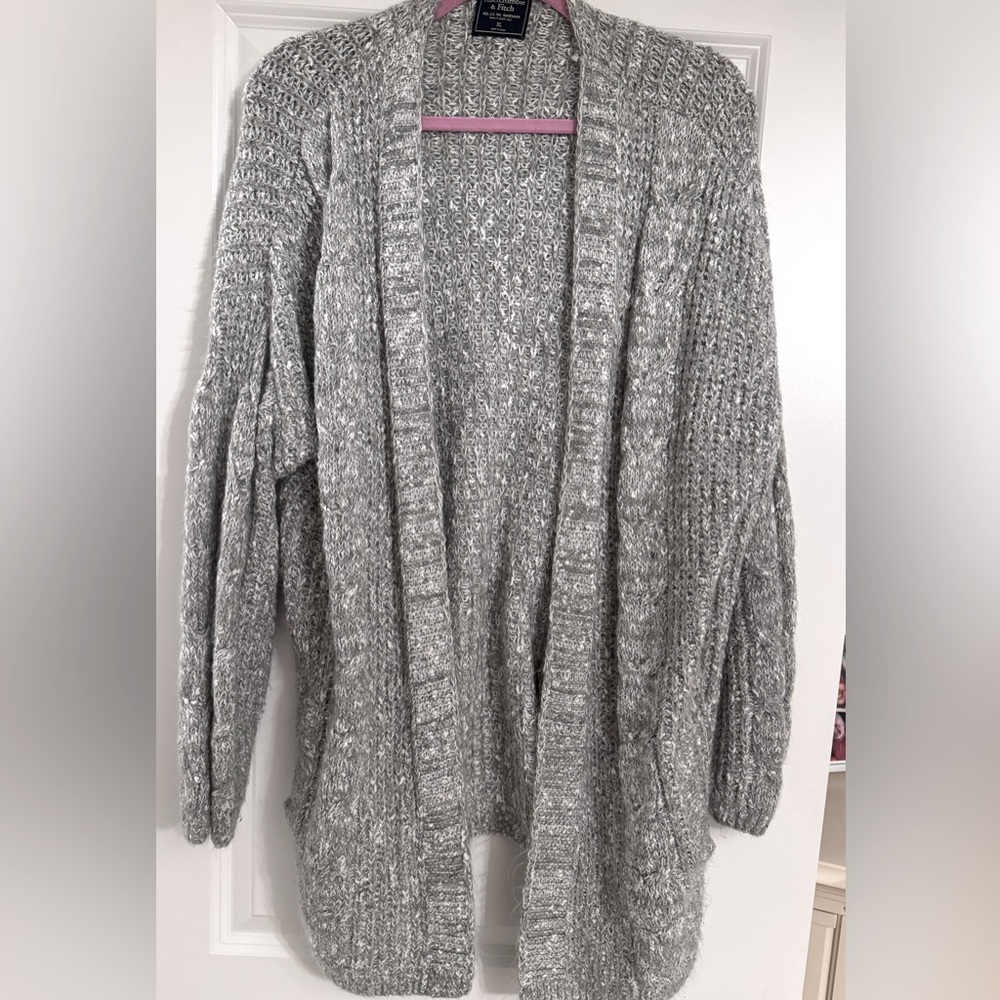 Women’s Abercrombie & Fitch XL gray sweater cardigan with pockets